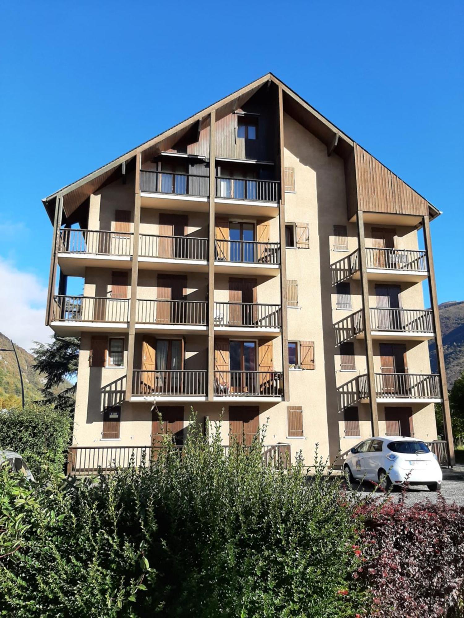 Appartement Vert Tendre Face A La Montagne Bagneres-de-Luchon Exterior foto