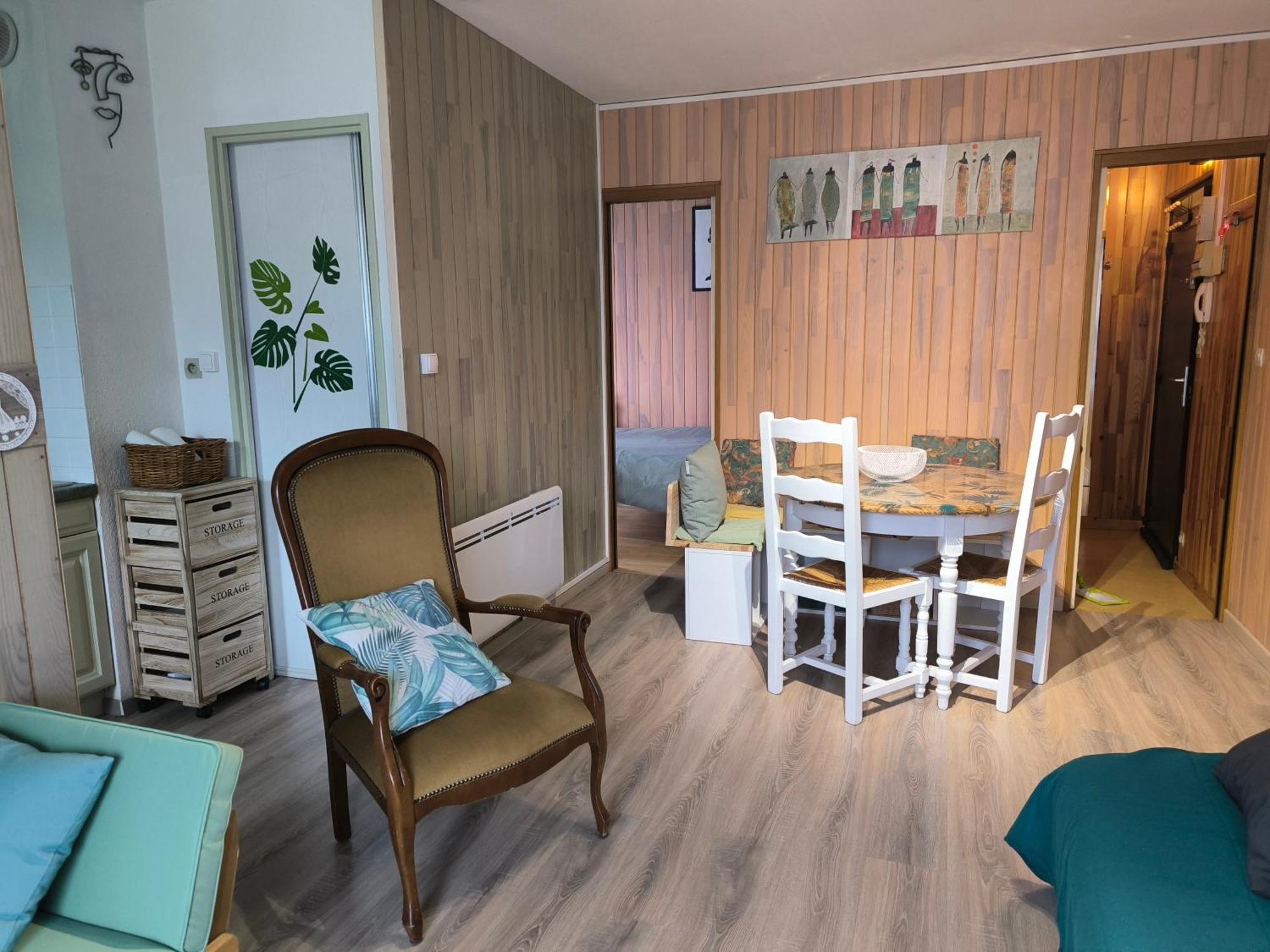 Appartement Vert Tendre Face A La Montagne Bagneres-de-Luchon Exterior foto
